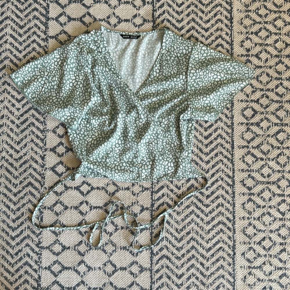 Wrap green shirt
